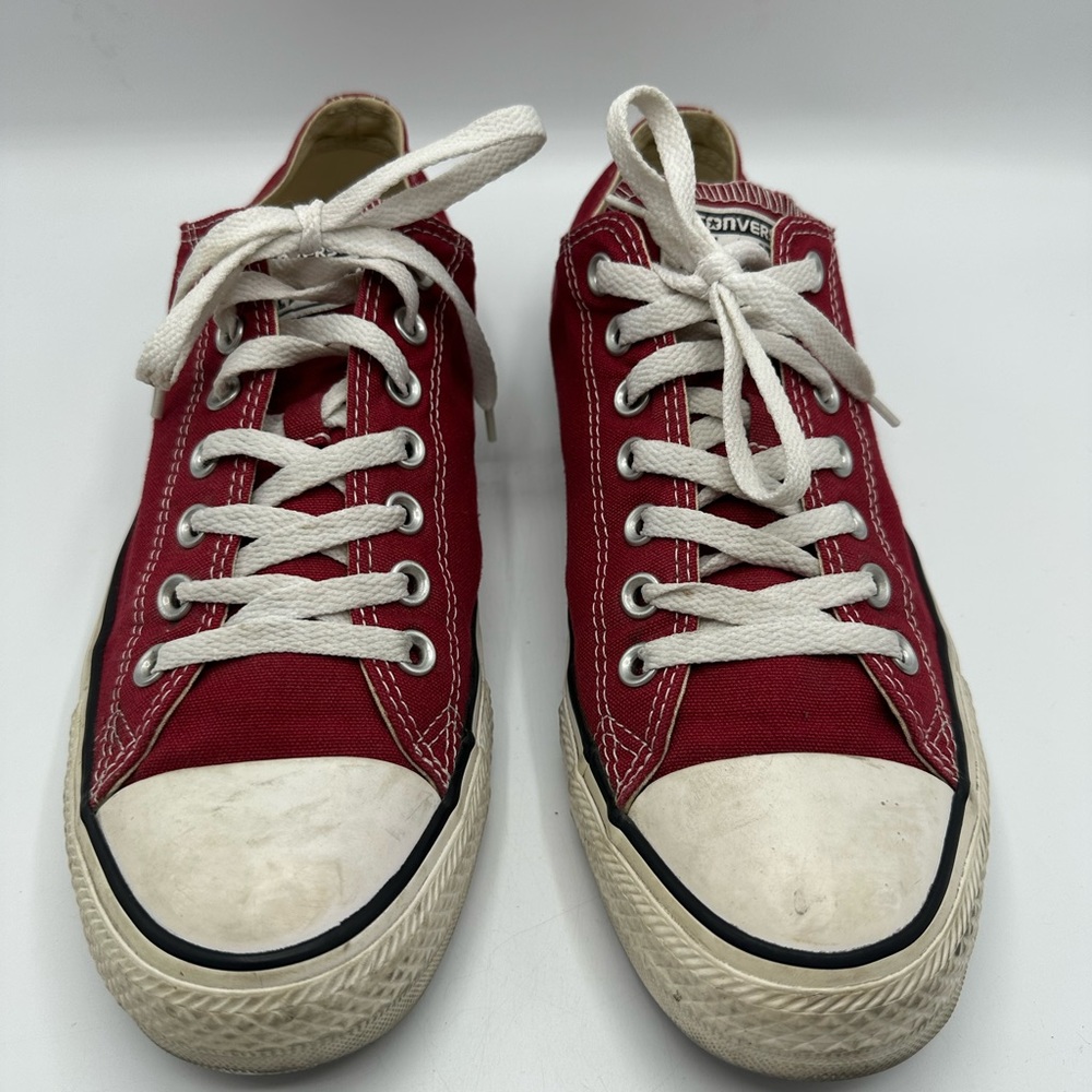 Converse Chuck Taylor All Star Low Top Red Lace Up Mens 10 / Women’s 11.5